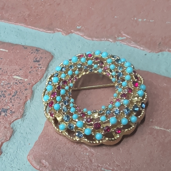 Jewelry - Vintage 1965 Sarah Coventry Multicolored Gold Tone Circle Wreath Brooch Pin Sign